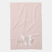 Zachte Roze Aangepaste Familienaam Monogram Theedoek (Verticaal)