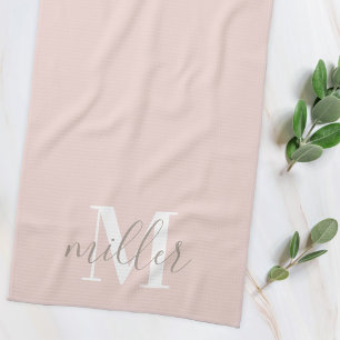 Zachte Roze Aangepaste Familienaam Monogram Theedoek