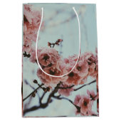 Zachte Roze Cherry Blossom Gift Box Medium Cadeauzakje (Voorkant)