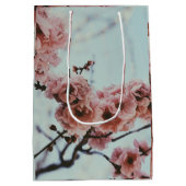 Zachte Roze Cherry Blossom Gift Box Medium Cadeauzakje (Achterkant)