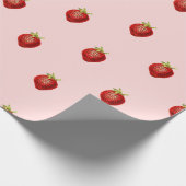 Zachte Roze Cute Meisjesachtige Aardbei Patroon Cadeaupapier (Hoek)
