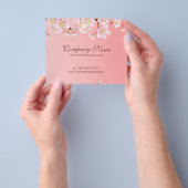 Zachte roze en witte lentbloemen Natuurlijke spa Flyer (Hand)