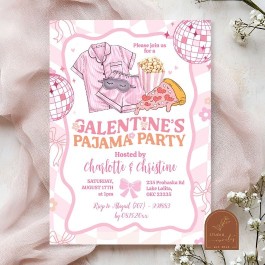 Zachte Roze Retro Galentine's Pyjamafeest Kaart