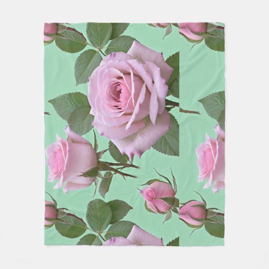 Zachte Roze Rozen Met Subtiele Lila Accenten Fleece Deken (Voorkant)