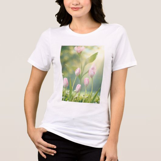 Zachte Roze Tulpen in Bloei Tri-Blend Shirt (Voorkant)