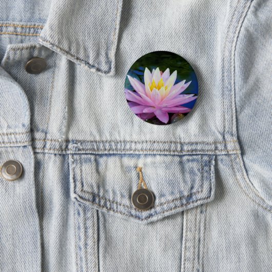 Zachte roze waterlily Pin Button (In situ)