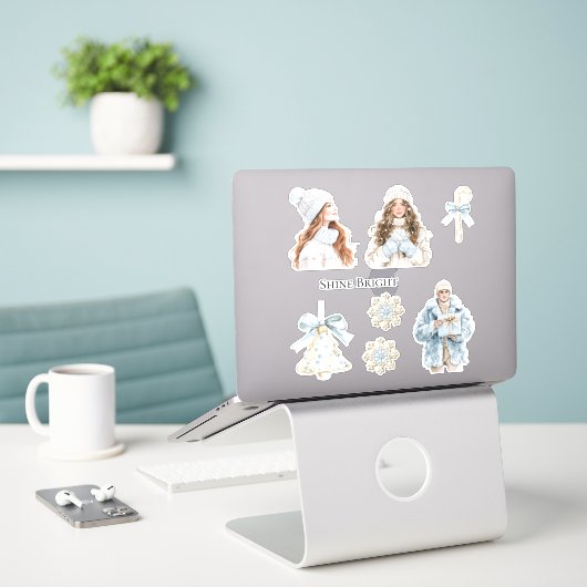 Zachte Winter Blauwe Kerst Sticker (Laptop op bureau)