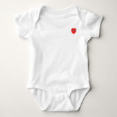 Zachte witte babybody met een hartje met ogen romper (Voorkant)