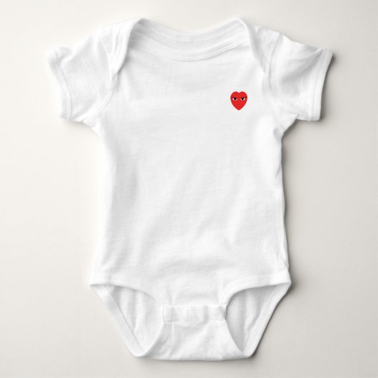 Zachte witte babybody met een hartje met ogen romper (Voorkant)