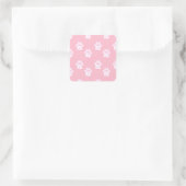 Zachte witte pootafdruk op roze vierkante sticker (Tas)