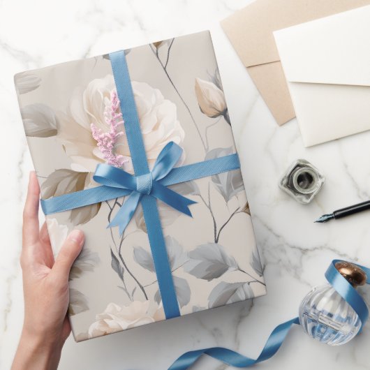 Zachte Witte Roos Beige Bloemmotief Cadeaupapier (Geschenken)