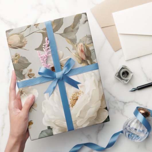 Zachte Witte Roos Beige Bloemmotief Cadeaupapier (Geschenken)