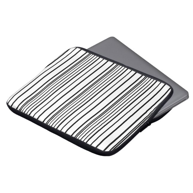 Zachte zwarte witte strepen laptop sleeve (Voorkant top)