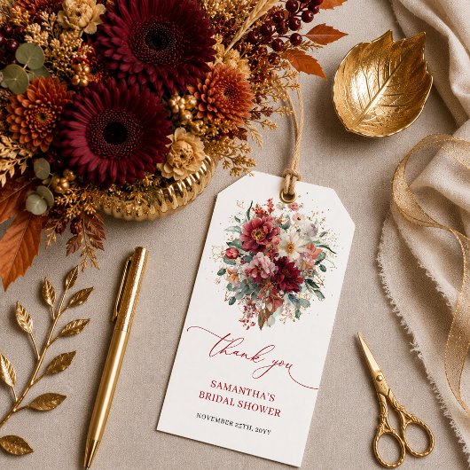 Zachter dieprode bloemige herfst bruiloftsshower c cadeaulabel