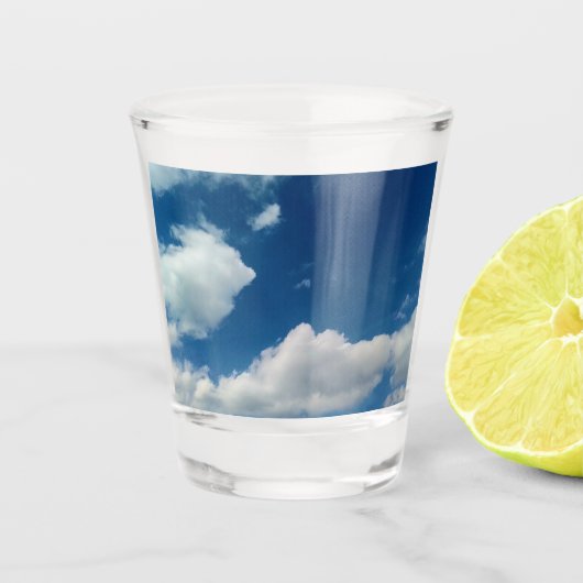 Zachtheid in de wolken shot glas (Voorkant)