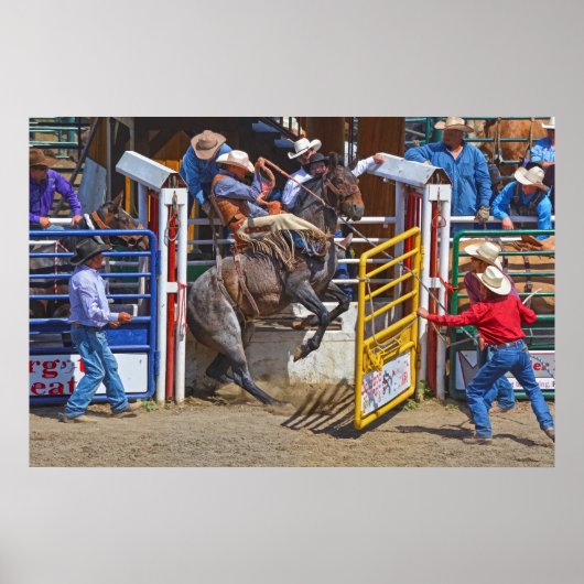 Zadelbrons breken uit Rodeo Chute w Cowboy Poster (Voorkant)