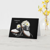 Zadelschoenen en Daisy Verjaardag Kaart (Gele Bloem)