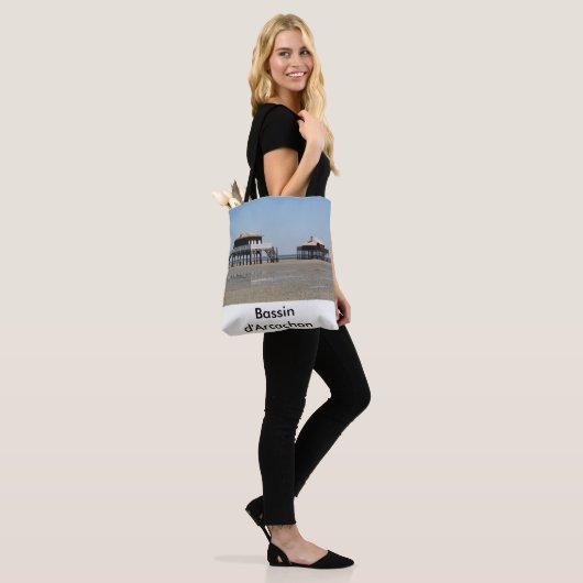 zak "Arcachon", voorzijde -"LesCabanes", achterzij Tote Bag (Op model)