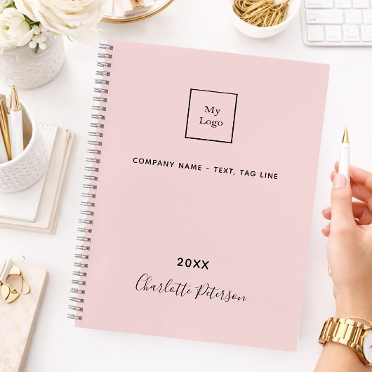 Zakelijk logo blush roze elegant monogram notitieboek