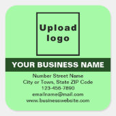 Zakelijk merk met hooglicht op lichtgroen vierkante sticker (Voorkant)