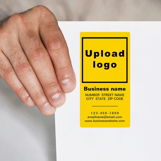 Zakelijk merk op gele portret verzendlabel