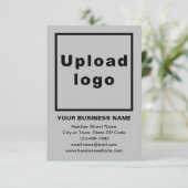 Zakelijk merk op grijze vlakke kaart (Staand voorkant)