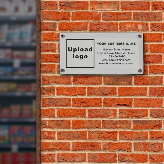 Zakelijk merk op kleine grijze banner