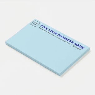 Zakelijk merk op kop van lichtblauw groot post-it® notes