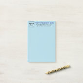 Zakelijk merk op kop van lichtblauw lang post-it® notes (Op bureau)