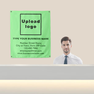 Zakelijk merk op licht groen tapijt wandkleed