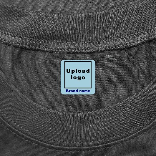 Zakelijk merk op lichtblauw vierkant kledinglabel labels