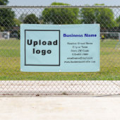 Zakelijk merk op lichtblauwe banner (Insitu)