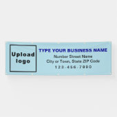 Zakelijk merk op lichtblauwe lange banner (Horizontaal)