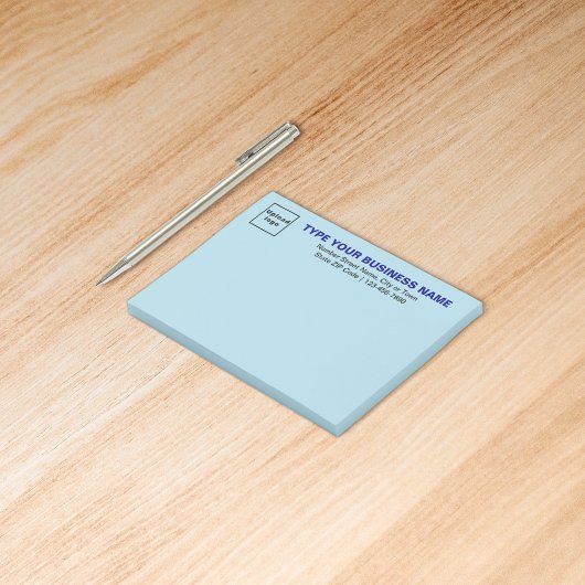 Zakelijk merk op lichtblauwe rechthoek post-it® notes