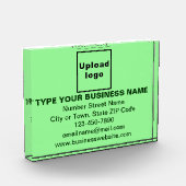 Zakelijk merk op lichtgroene rechthoek fotoblokken (Links)