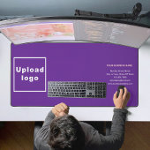 Zakelijk merk op Paarse bureaumat