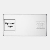 Zakelijk merk op witte bureaumat (Voorkant)