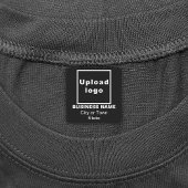 Zakelijk merk op zwart vierkant strijkijzer op lab labels