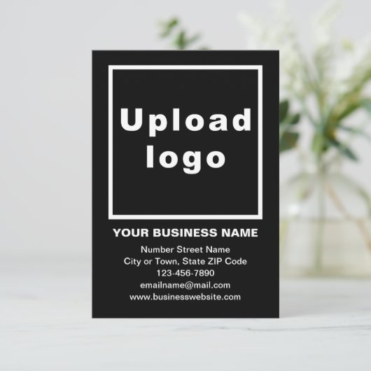 Zakelijk merk op zwarte platte kaart (Staand voorkant)