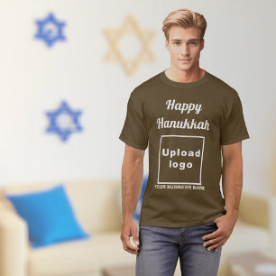 Zakelijke Chanoeka begroeting op bruin T-shirt