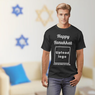 Zakelijke Chanoeka begroeting op zwart T-shirt
