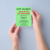 Zakelijke Halloween Sale op Light Green Flyer (Hand)