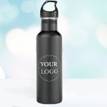 Zakelijke Logo Modern Professional Branded Waterfles<br><div class="desc">Effectief merk en groei uw bedrijf door uw zakelijke logo toe te voegen aan deze matzwarte roestvrijstalen waterfles. Dit is een milieuvriendelijk bedrijf dat uw medewerkers,  klanten en klanten zullen waarderen. Eenvoudig aan te passen logo en tekst. Bestel vandaag nog!</div>