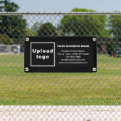 Zakelijke merknaam op kleine zwarte banner (Insitu)