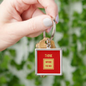 Zakelijke prijsopgave denkt buiten het vak rood sleutelhanger (Hand)
