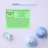 Zakelijke producten of services op lichtgroene bro flyer (Enkel)