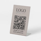 Zakelijke QR-code Logo Modern Simple Salon Spa Reclamebord Met Voetstuk (Voorkant)