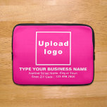 Zakelijke roze laptophoes laptop sleeve<br><div class="desc">laptophoes die u gebruikt om uw merknaam beter bekend te maken. De inhoud is uw bedrijfsnaam, bedrijfsnaam of bedrijfsnaam, adres en telefoonnummer. Het ontwerp is witte teksten op roze achtergrond. Controleer het uiterlijk na het uploaden van logo en het typen van tekst. Als het uiterlijk u tevreden stelt, kunt u...</div>