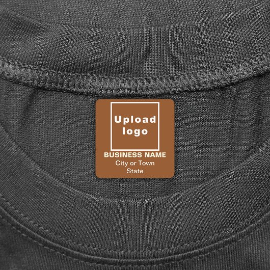 Zakenmerk op bruin vierkant strijkijzer op etiket labels