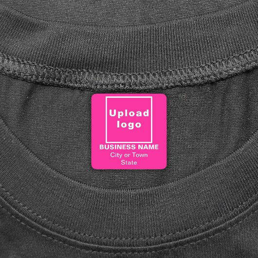 Zakenmerk op roze vierkant ijzeretiket labels